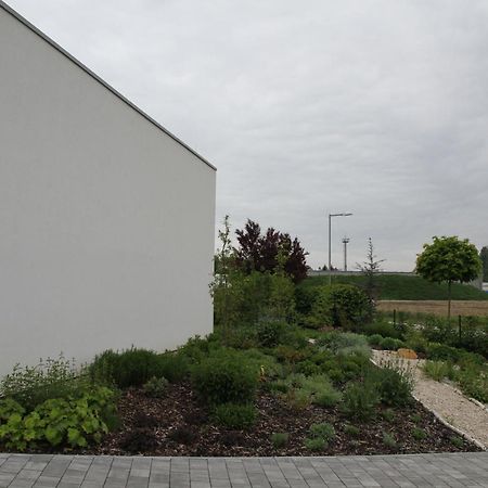 Apartmany Hluboka Nad Vltavou S Vyhledem Na Zamek Luaran gambar
