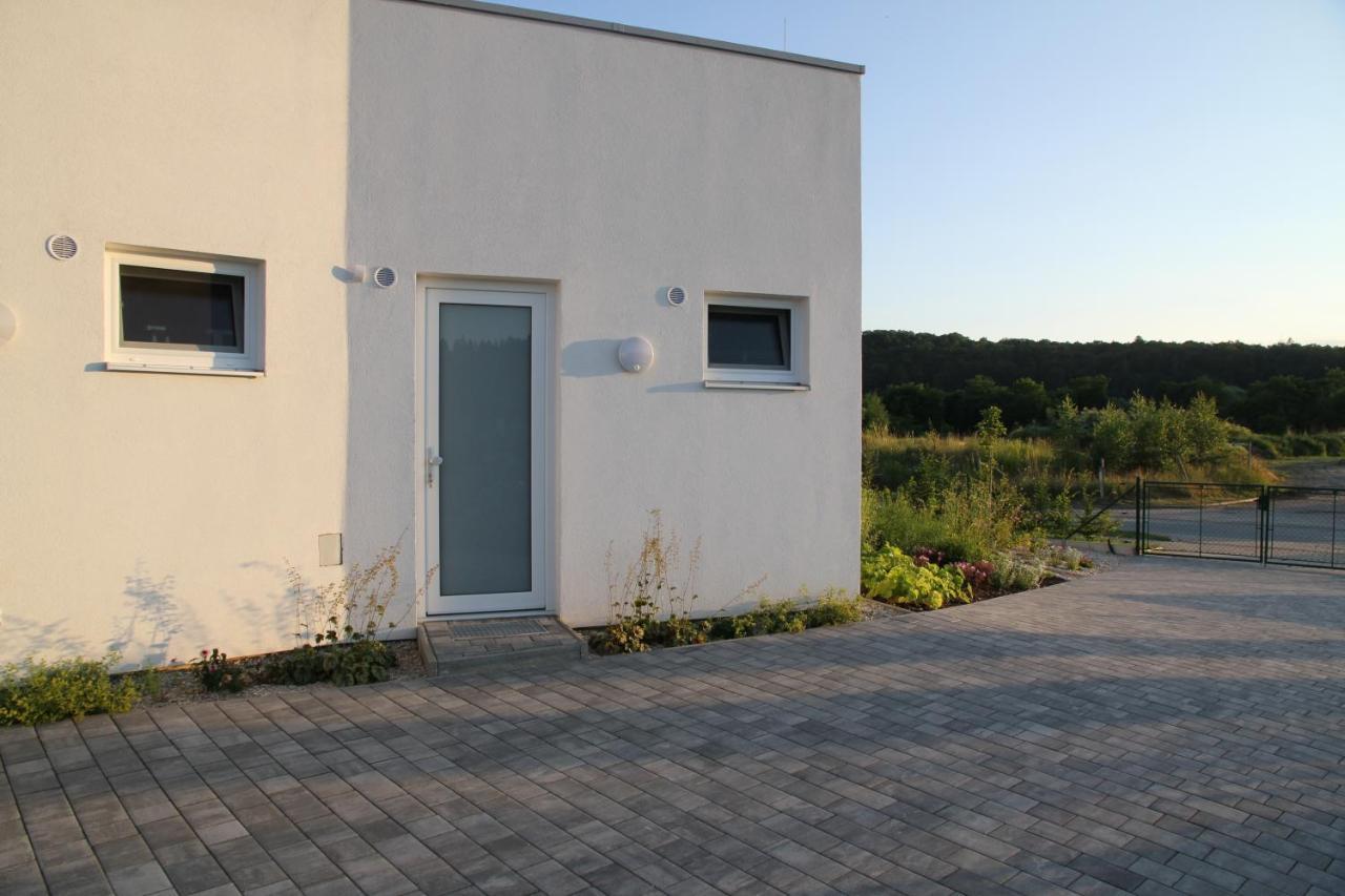 Apartmany Hluboka Nad Vltavou S Vyhledem Na Zamek Luaran gambar